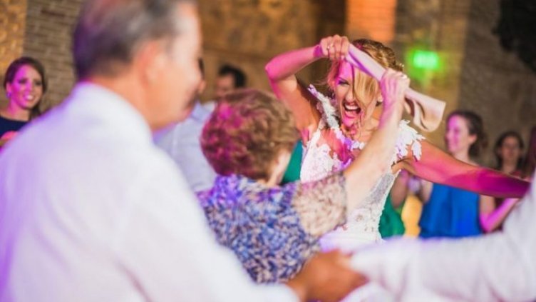 wine_museum_wedding_00195-700x467